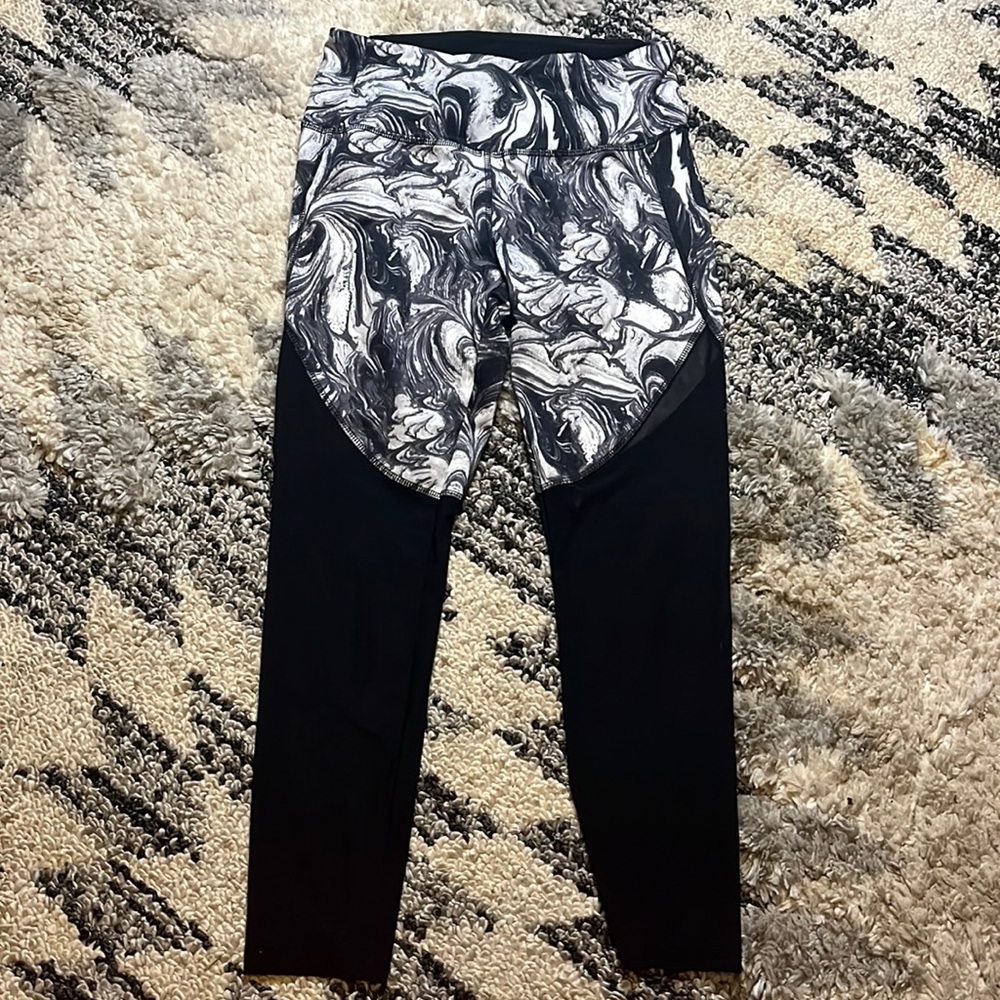 Half sheer leggings size small